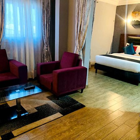 La Rochelle Hotel Яунде Экстерьер фото
