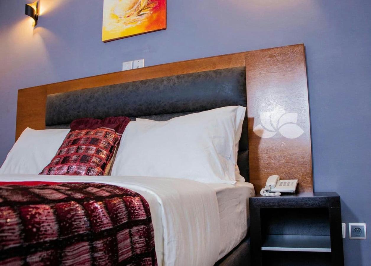 La Rochelle Hotel Яунде Экстерьер фото