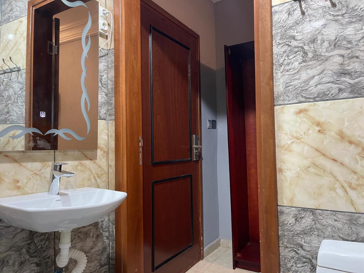 La Rochelle Hotel Яунде Экстерьер фото