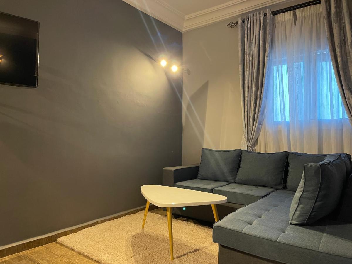 La Rochelle Hotel Яунде Экстерьер фото