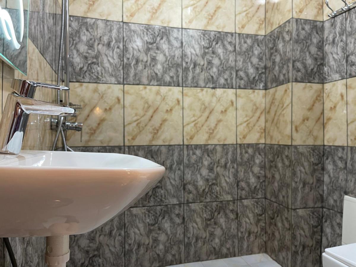 La Rochelle Hotel Яунде Экстерьер фото