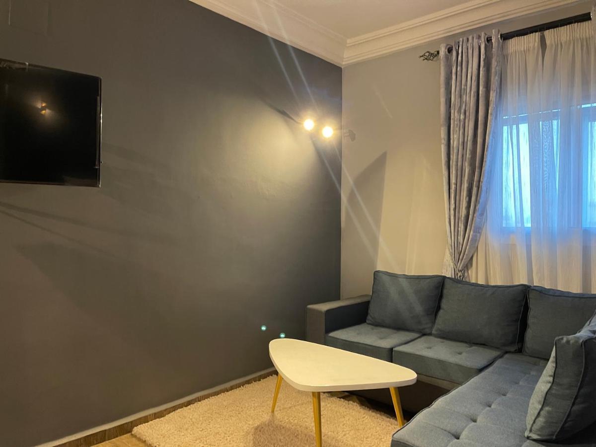 La Rochelle Hotel Яунде Экстерьер фото