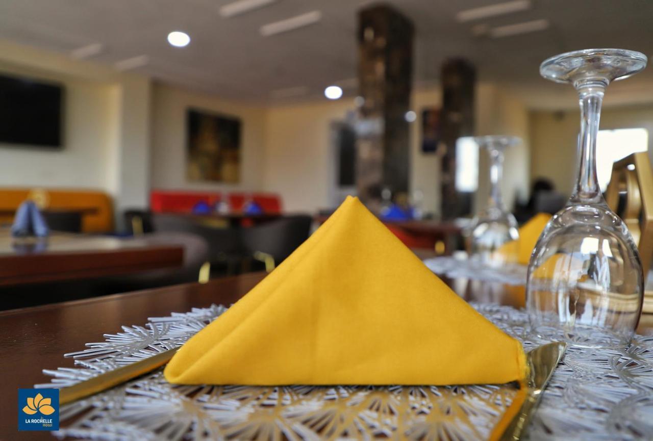 La Rochelle Hotel Яунде Экстерьер фото