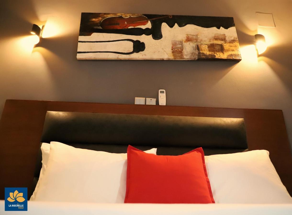 La Rochelle Hotel Яунде Экстерьер фото
