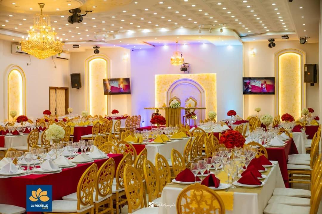 La Rochelle Hotel Яунде Экстерьер фото